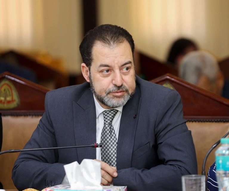 رئيس جامعة الزقازيق يصدر قرارًا بتكليف الدكتور أحمد عناني للقيام بأعمال عميد كلية الطب البشري