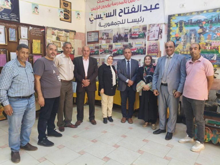 فور تسلمه عمله رسميا الدكتور هاني السعيد يبدأ جولته التفقدية المفاجئة للوقوف علي انتظام سير العملية التعليمية بمدارس إدارة شرق الزقازيق