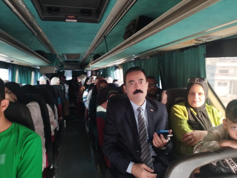 رحلة في رحاب العلم والحضارة.. أساتذة وطلاب وقاية النبات بجامعة الزقازيق في جولة علمية وسياحية لمعهد بحوث وقاية النباتات والقرية الفرعونية والمتحف المصري الكبير