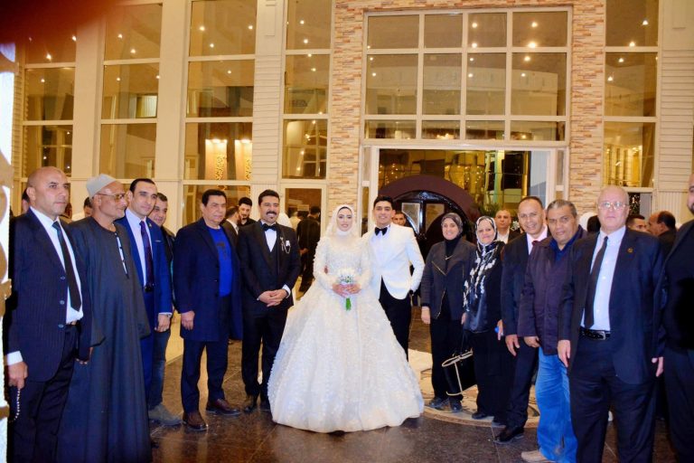 الزقازيق تحتفل وتُدهش ليلة من نور وسرور لا تعرف الفتور زفاف الدكتورة سالى حسام خريبة والمهندس أحمد السعودى يجمع القلوب قبل الحضور في حضرة رجل الكرم والحضور حسام خريبة يكتب الفرح سطور وسطور