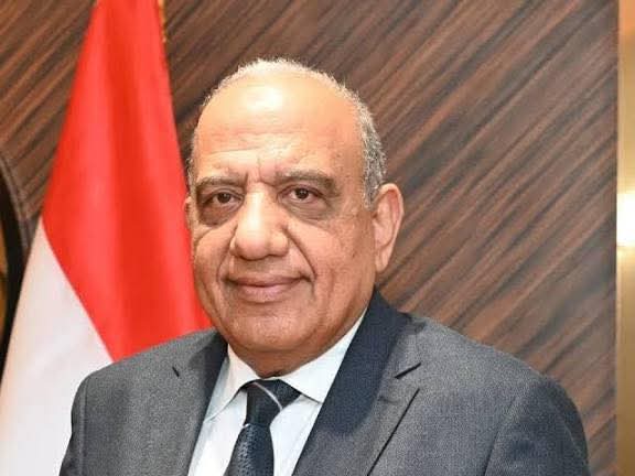 الى رئيس الوزراء ووزير الكهرباء..بين أوراق القانون وصمت القرار هل آن الأوان لإغلاق أقدم ملف عمالي في قطاع الكهرباء..انقذوا موظفى كهربة الريف ؟
