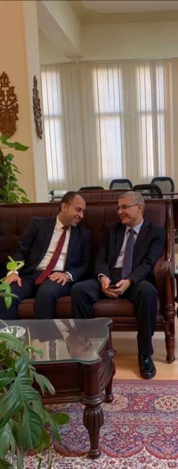 مبروك تجديد الثقة فى الدكتور أحمد جمعة عبد الغني حسن رئيسا لقسم دراسات وبحوث العلوم السياسية والاقتصادية بكلية الدراسات الآسيوية العليا بجامعة الزقازيق