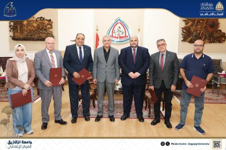 رئيس مجلس الوزراء يعيّن 5 قيادات إدارية جديدة بجامعة الزقازيق والدرندلي يهنئهم ويؤكد مواصلة تطوير الأداء المؤسسي قرارات قيادية لتعزيز كفاءة العمل الإداري والارتقاء بمنظومة الأداء الجامعى ويتمنى للقيادات الجديدة التوفيق في أداء مسؤولياتهم